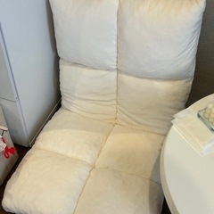 ホワイト　座椅子　汚れなしの画像