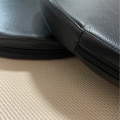 美品⭐︎合皮　座布団　クッション　2枚セットの画像