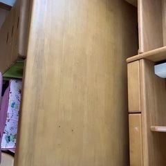 ちょっと古い学習デスクの画像