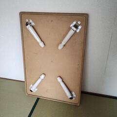 折りたたみテーブルの画像
