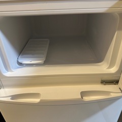 ハーフサイズ冷蔵庫の画像