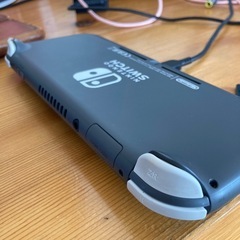 ニンテンドーSwitchライト美品
の画像