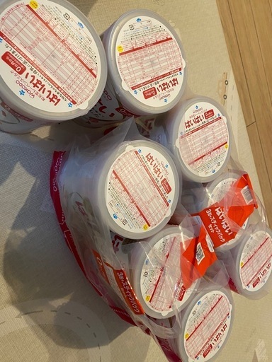 取引決まりました。粉ミルク　未開封　　はいはい　8缶