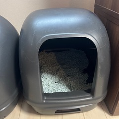 猫用トイレ2個の画像