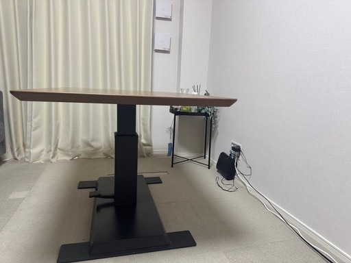 昇降式ダイニングテーブル　　