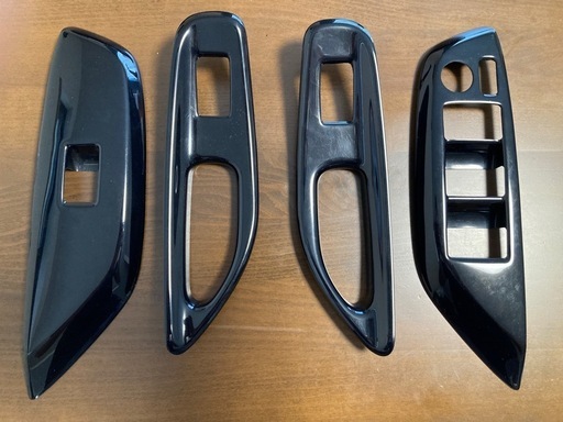 トヨタヤリスクロス　インテリアパネル　ドアスイッチ部