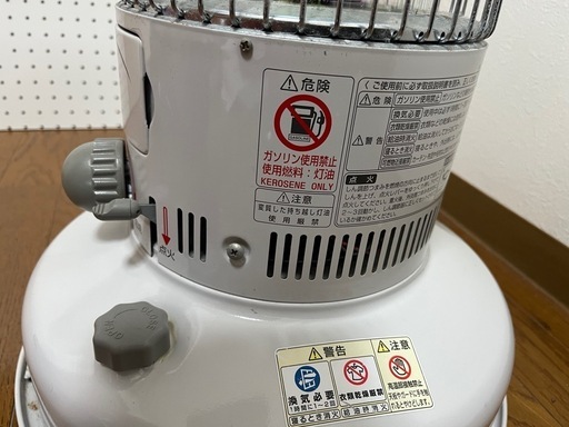 トヨトミ　対流型石油ストーブ  タンク付き