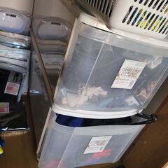 衣装ケース(長)×2を無料でお譲りいたします。の画像