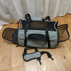 【まとめ売り】小型犬用キャリーバッグ　マナーウェア　ペットシーツ　トイレ処理袋の画像