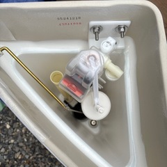 トイレ　タンク　割れ品　SS510BABFSの画像