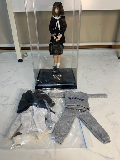 値下げ　ファイセン？シームレスドール　制服２種、スウェット、ケース付き