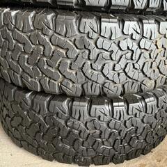 🌞LT245/65R17⭐工賃込み！ジープチェロキー、シボレートレイルブレイザー、グランドチェロキー、ジープコマンダー、エクスプローラー等に！バリ山！美品！BFGoodrich製オールテレーンタイヤ入荷しました🌞の画像