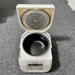 パナソニック 3合 炊飯器 マイコン式 ホワイト SR-ML051-Wの画像