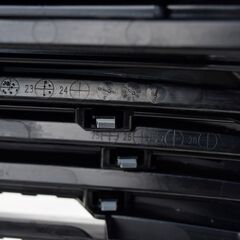 ★未使用★新車外し品 HONDA/ホンダ VEZEL/ヴェゼル e:HEV 前期 純正フロントグリル プラチナホワイトパールの画像