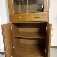 無料でお譲りします。食器棚【引取りに来ていただける方限定】※搬出はお願いしますの画像