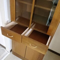 無料でお譲りします。食器棚【引取りに来ていただける方限定】※搬出はお願いしますの画像