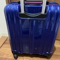 スーツケースの画像