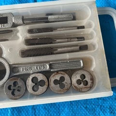 ダイス、ネジキリ。使用は一回使用。１５年前の物の画像