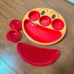 アンパンマン フェイスランチ皿 ABS樹脂/ポリプロピレン 口・鼻・ほっぺが中皿になる！ の画像