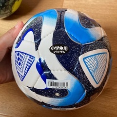 adidasフットサルボールの画像