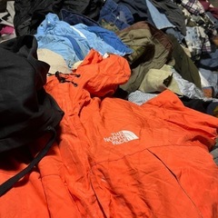 大量入荷！！　アメリカ古着　アメリカ直輸入　B品　訳あり　1着100円！！の画像