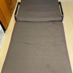折りたたみパイプベッドの画像