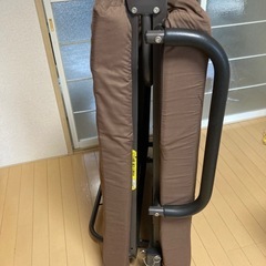 折りたたみパイプベッドの画像