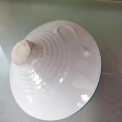 花瓶陶器コマ型一輪花差し箱付いて居ますの画像