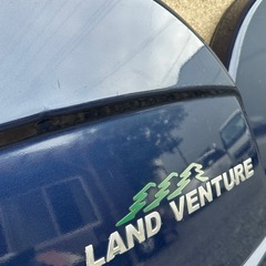 ABA-JB23W スズキ　ジムニー　ランドベンチャー LAND VENTURE から取り外しました　背面タイヤカバー  ハードタイプ　です。【ご不要な自動車部品その他何でも色々なものと交換させていただくことも可能ですので、お気軽にお問い合わせください】の画像