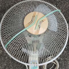 壁掛け扇風機の画像