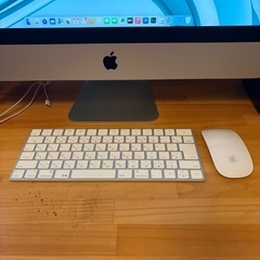 iMac Retina 4K, 21.5-inch, 2017の画像