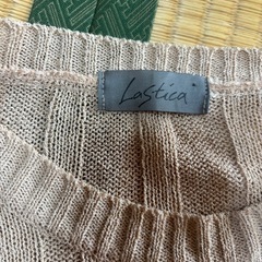 服　ベージュの画像