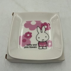 ミッフィーお皿　保存容器セットの画像