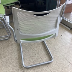 【ジモティー割引で最大15％OFF⭐️】 　アイリスチトセ チェアの画像