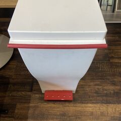 キャスター付き ダストボックス ゴミ箱の画像