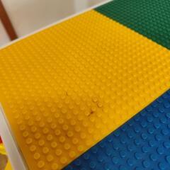 子供用テーブル　（レゴカラー？）の画像