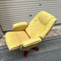 リクライニングチェアーの画像