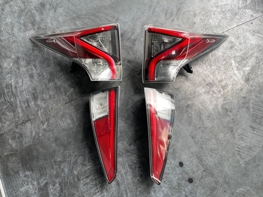 50プリウス 前期 テールレンズ