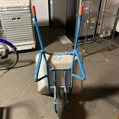 A2508-243 一輪車 ネコ車 キズ汚れ有りの画像