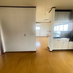 【NEW】【西阿知】【広々】【コスパ最高】築古で個性的！2F全面...