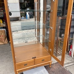 ★状態〇★ 家具 ガラス 戸 ショーケース 背面 ミラー貼 飾り棚 戸棚 棚の画像