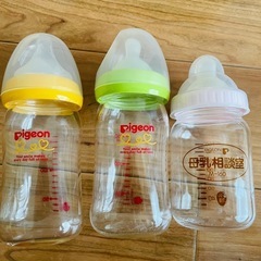 Combi　除菌じょーずと哺乳瓶3本の画像