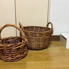 カゴ2点の画像