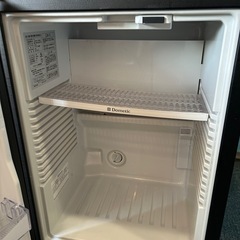 中販紅　【Week】Dometic ドメスティック 40L 電気冷蔵庫　RH440LD 小型 冷蔵庫 左側右開け　動作確認済み　現状渡し 08-09-02の画像