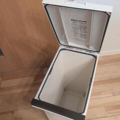 アスベル匂いを防ぐパッキン付き生ゴミペールの画像