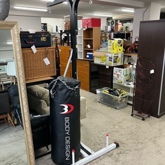 ロ2508-245 サンドバックスタンドセット　年式不明　現状渡し　キズ汚れ有り　グローブ.重し用砂袋付(砂無し)の画像