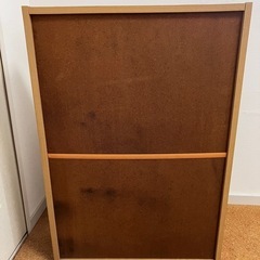 シンプル本棚の画像