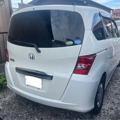 HONDA  フリード　Ｇジャストセレクション　人気のパール　早い者勝ちの画像