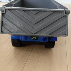 青いダンプトラック (大)の画像