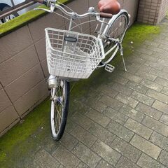 リサイクルショップどりーむ荒田店　No426 自転車　シティサイクル　２６インチ　ギア内装三段切り替え　オートライト付き　シフトグリップ欠品の画像